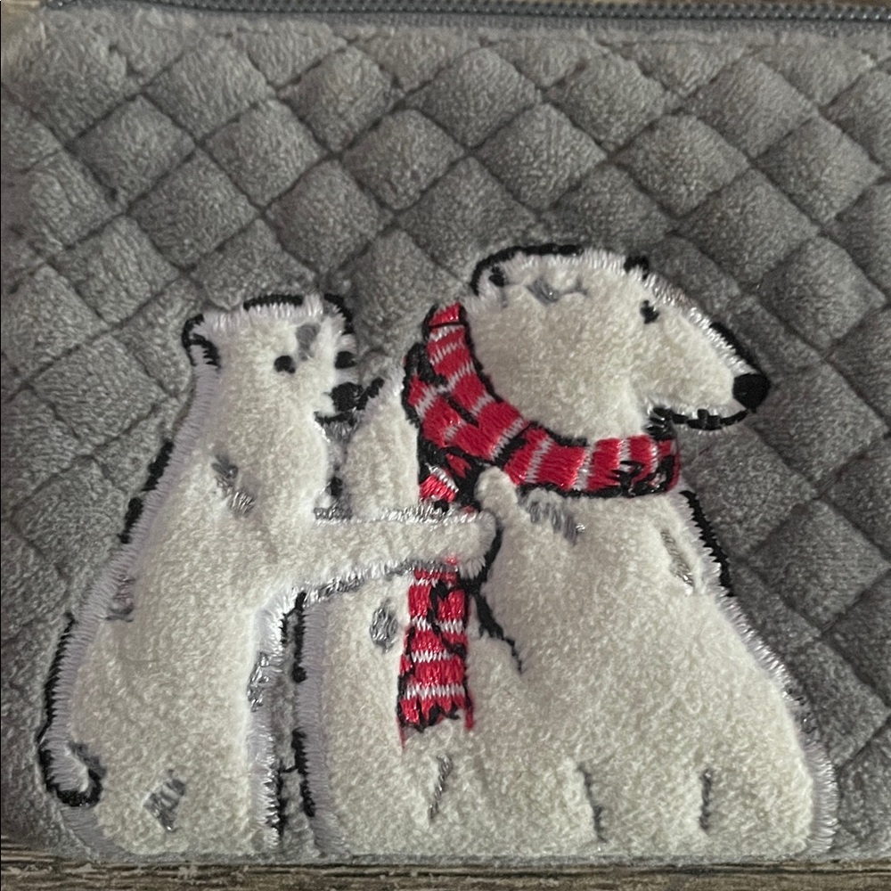 Vera Bradley Gray Quilted Wallet with Polar Bear Design - Picture 7 of 7